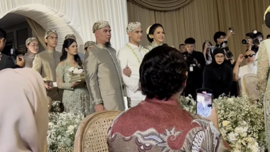 Pernikahan Al Ghazali dan Alyssa Daguise: Momen Kebersamaan Ahmad Dhani dan Irwan Mussry