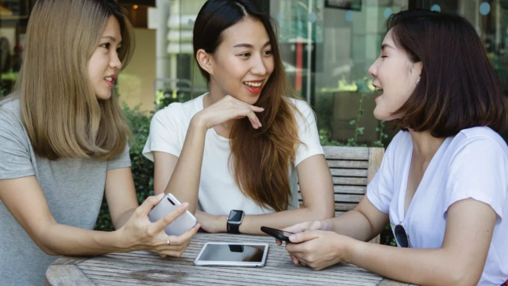 Cara Bijak Menghadapi Teman yang Suka Nyinyir