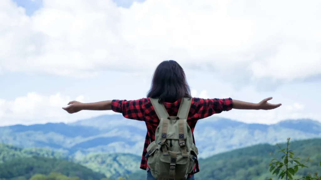 Tips Aman untuk Solo Traveling dengan Transportasi Umum