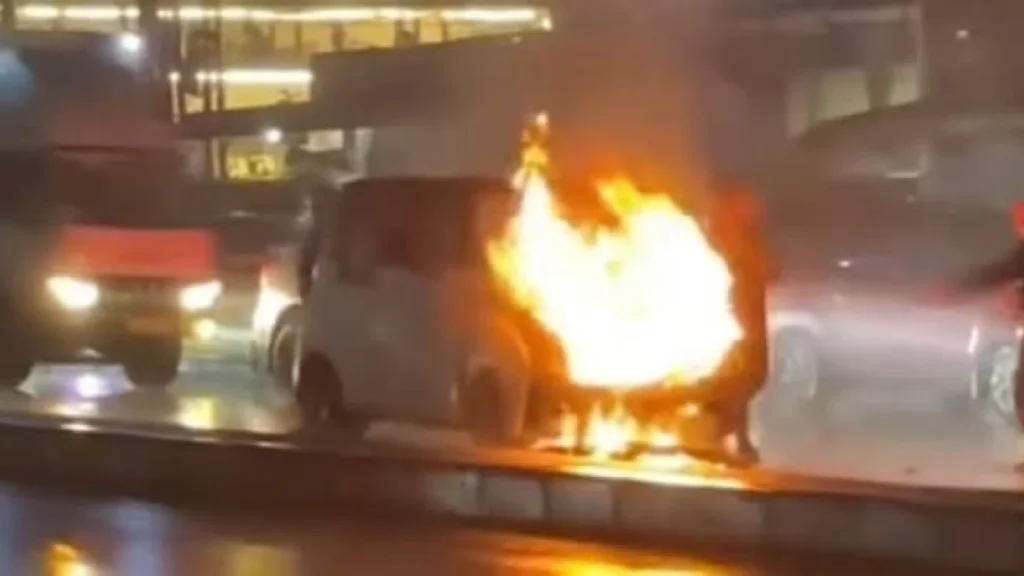 Kebakaran Mobil Listrik Wuling Air EV di Bandung: Investigasi Sedang Berlangsung