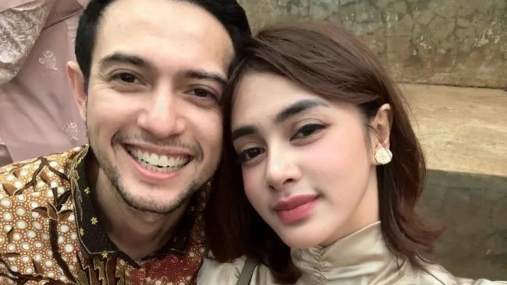 Biby Alraen Lepas Hijab: Perubahan yang Mengguncang Media Sosial