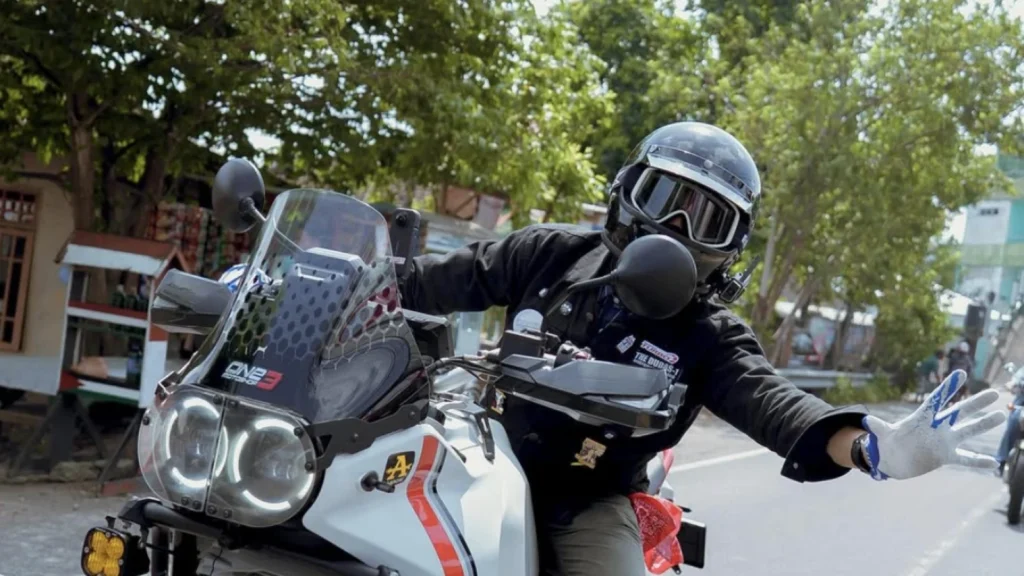 Desta Mahendra Alami Kecelakaan Saat Touring di Lombok