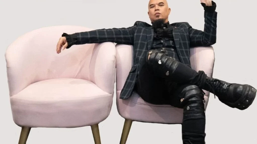Kompilasi Video Ahmad Dhani: Menggugah Kenangan atau Memperburuk Hubungan?