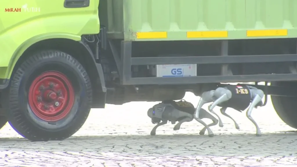 Polri Tampilkan Robot K9 dan Humanoid dalam Parade Hari Bhayangkara ke-79