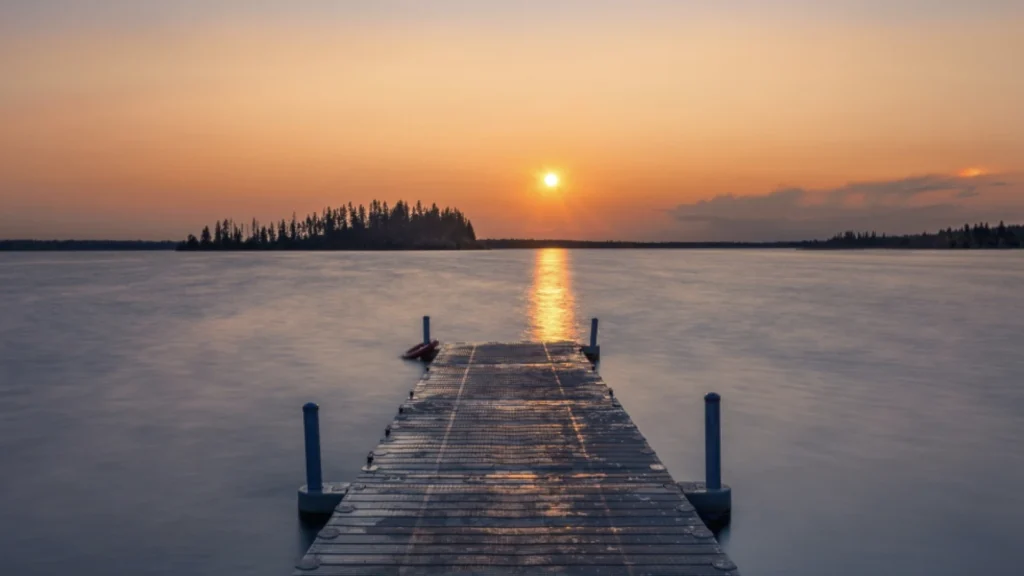 Pesona Sunrise Dock Kaliwungu: Tempat Idealis untuk Fotografi Alam