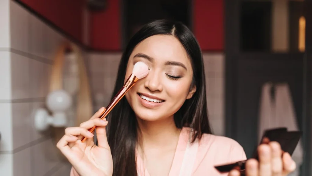 Trik Mendapatkan Penampilan Glowing Tanpa Makeup Berat