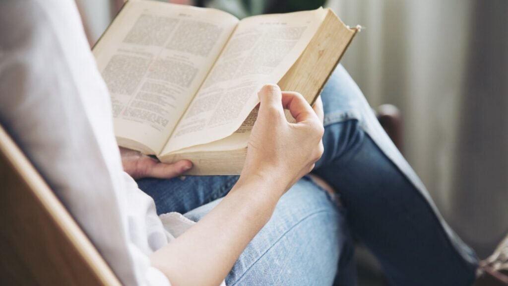 Manfaat Membaca Buku Setiap Hari untuk Kehidupan Sehari-hari