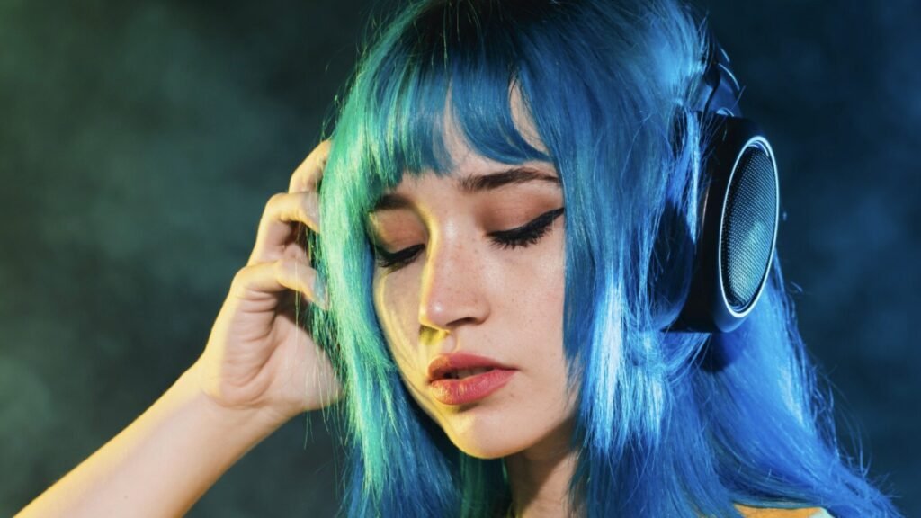 Tren Rambut Warna Neon: Ekspresi Diri di Era Kreativitas